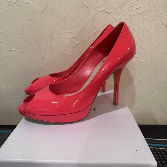 Miss Dior peep toe pumps in a beautiful coral color - Picture 2 of 5